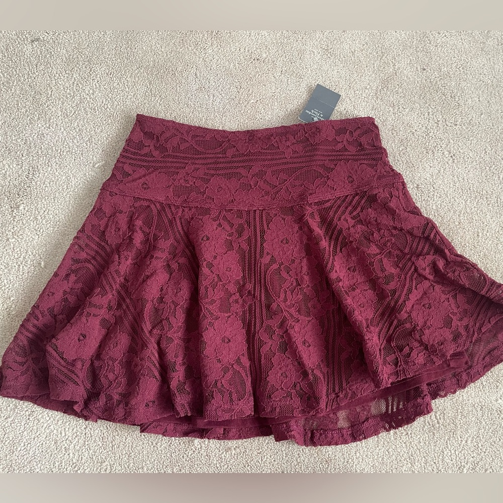 NWT New Abercrombie & Fitch Maroon Lace Skirt